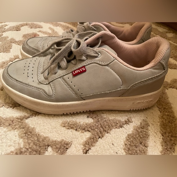 Levi's Light Gray and Pink Casual Sneakers Women’s Size 7 - Picture 1 of 8